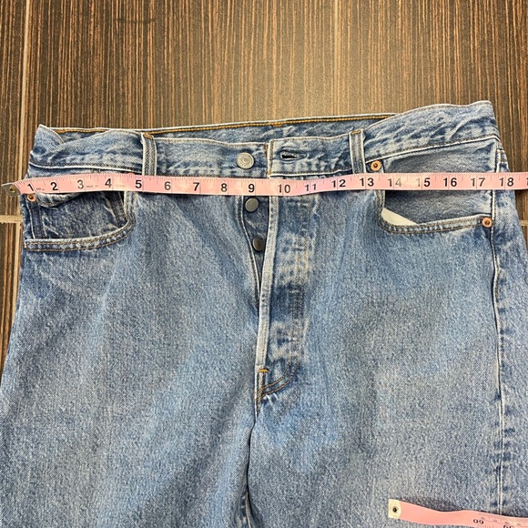 Vintage Levi’s Jeans Made in USA - Picture 6 of 8